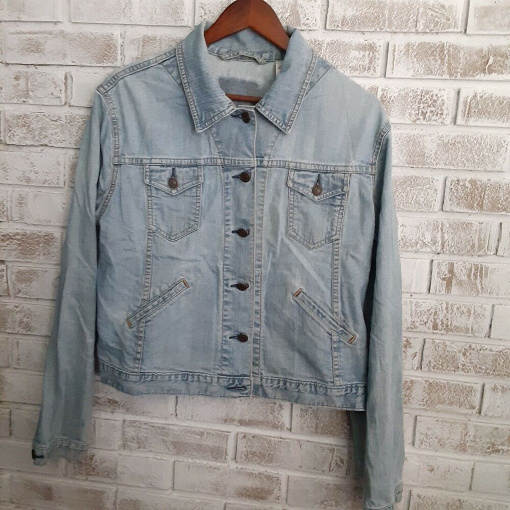 Vintage Levi's Faded Jean Jacket sz Misses M,Iconic,Timeless,NOTE